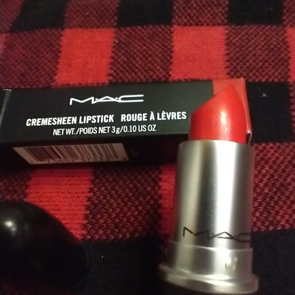 MAC lipstick sweet sakura